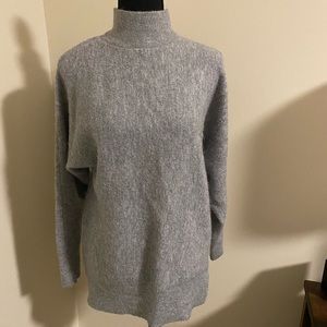 Magaschoni gray sweater